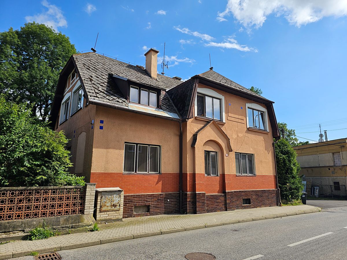 Prodej rodinného domu 230 m², pozemek 81 m²